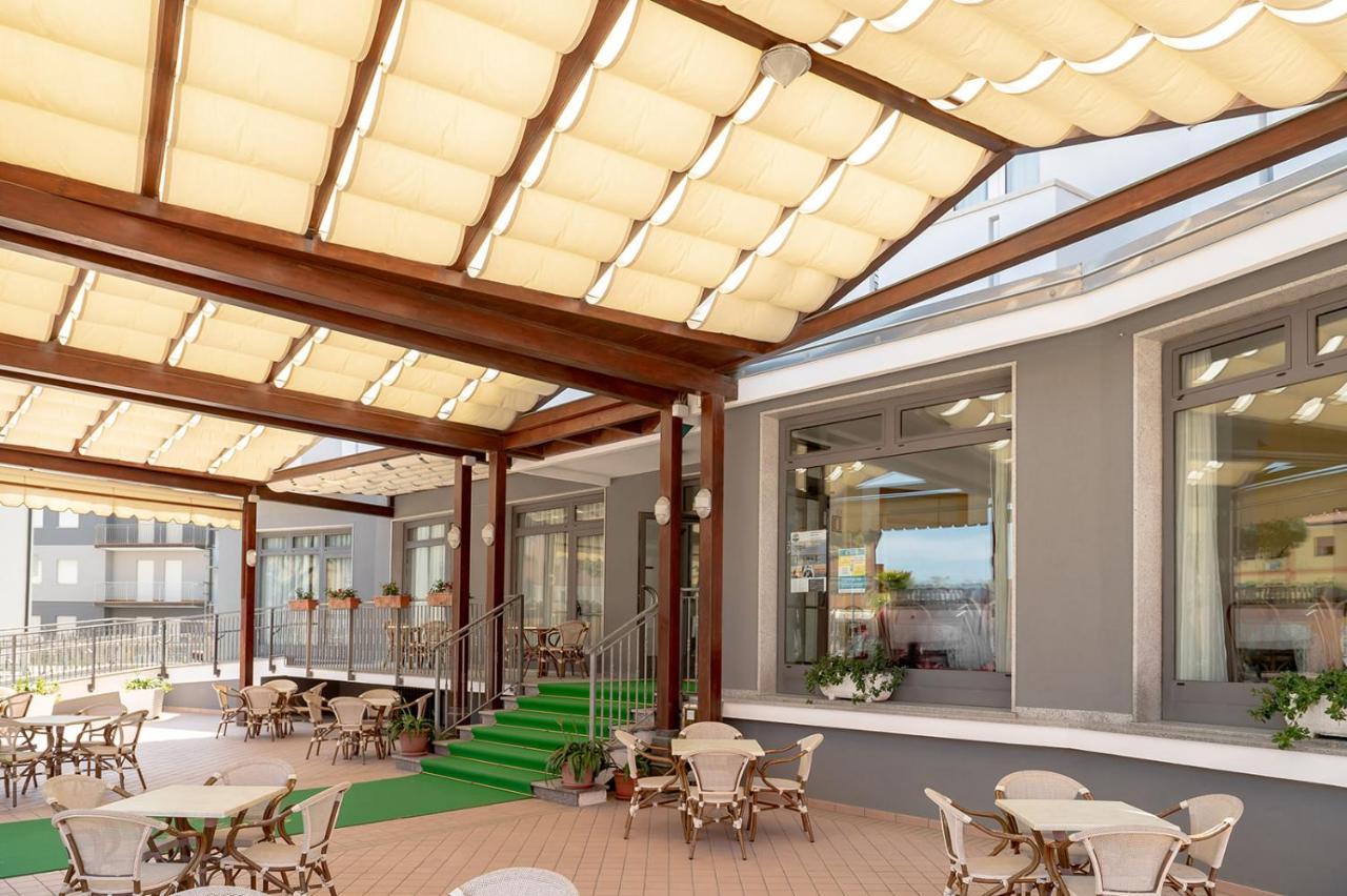 Hotel Milan Rosolina Mare Eksteriør billede