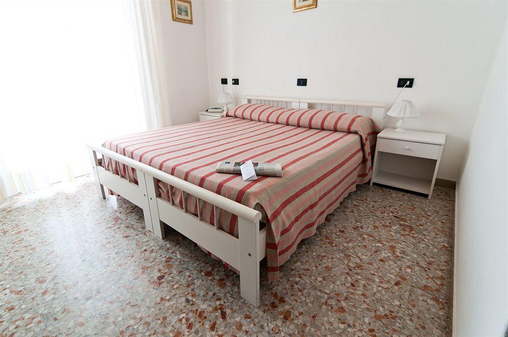 Hotel Milan Rosolina Mare Eksteriør billede