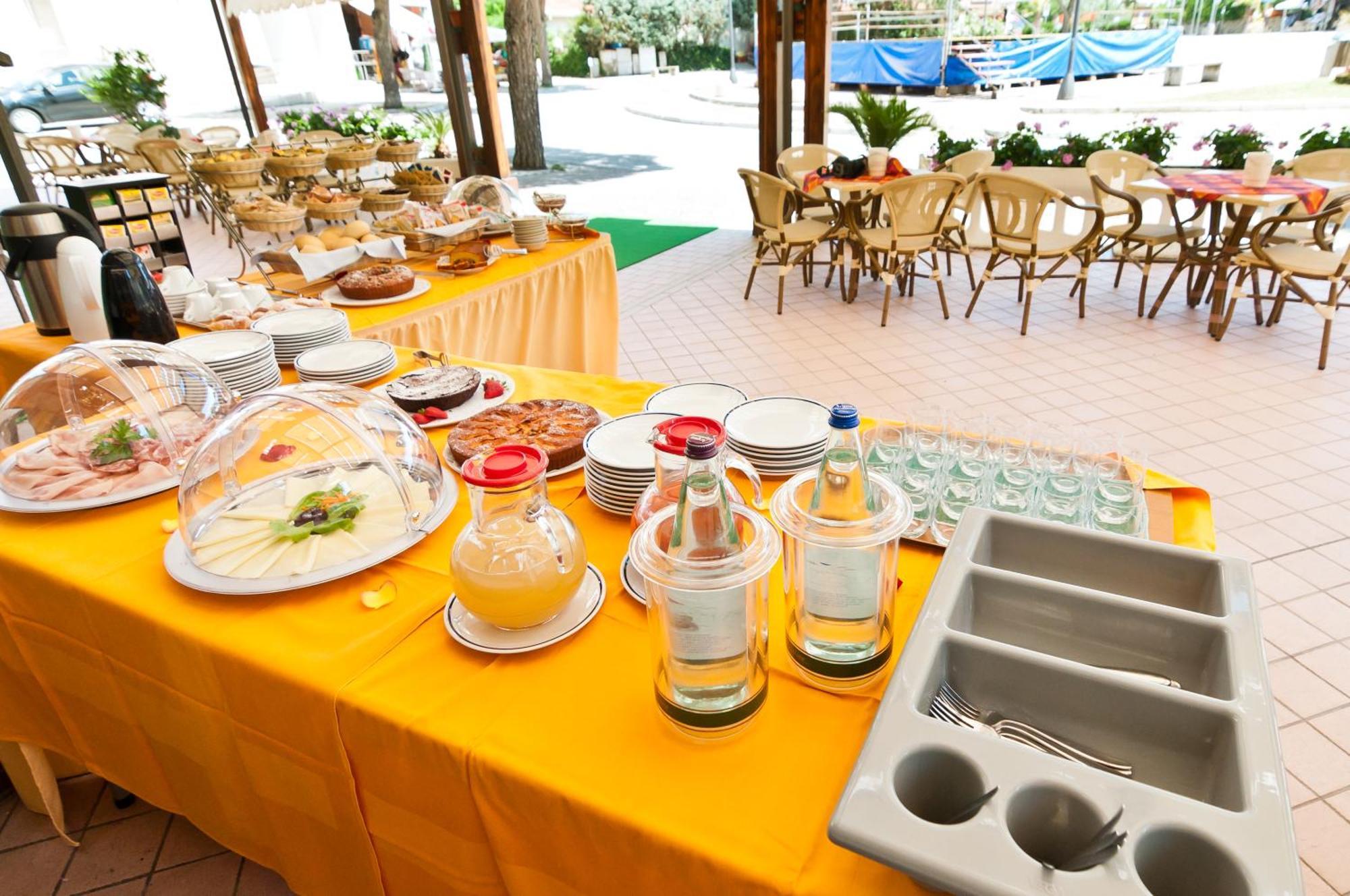 Hotel Milan Rosolina Mare Eksteriør billede
