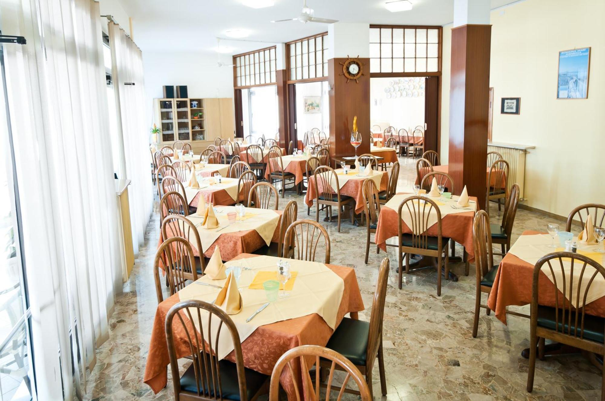 Hotel Milan Rosolina Mare Eksteriør billede